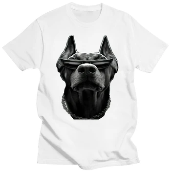Тениска с Доберманом, черно куче с по-голям домашен любимец принтом, слънчеви очила и верижка BABA